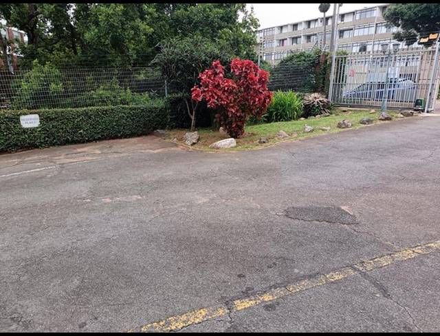 2 BEDROOM PROPERTY TO RENT IN ESSENWOOD